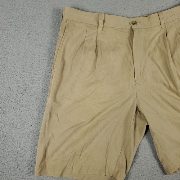Tommy Bahama Beige Silk Rayon Pleated Casual Chinos Shorts Mens Size 34 - Picture 3 of 11